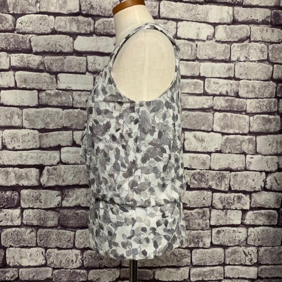 Halogen Gray & White Sleeveless Blouse - Picture 4 of 9